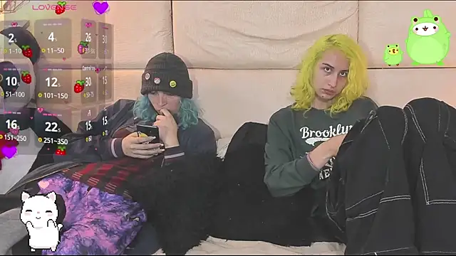 -kisa  online show from 10-18-25, 02:25