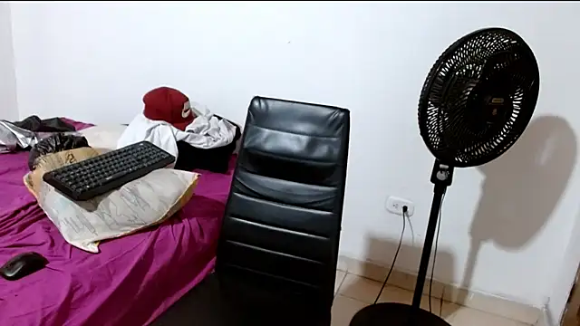 BrandonStond online show from 04-22-26, 03:53