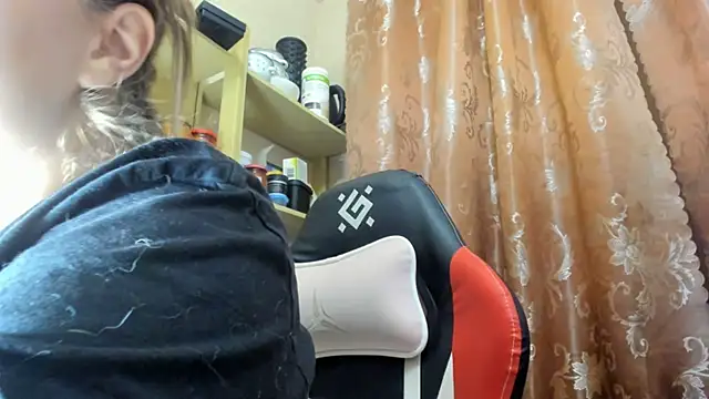 Seductive She Wolf online show from 04-24-26, 12:35