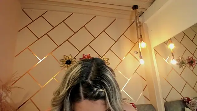 marianeporter   online show from 03-21-26, 05:01