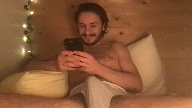 Snapshot of maximmeeelove chatting on 02-16-25, 10:54 maximmeeelove online show from 02-16-25, 10:54