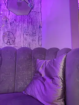 AbyThompson online show from 11-20-25, 06:51