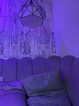 AbyThompson online show from 04-28-26, 07:52