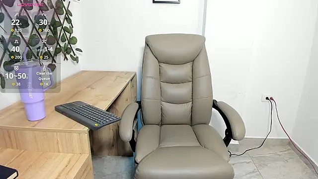 Madeleine  w online show from 02-13-26, 12:06