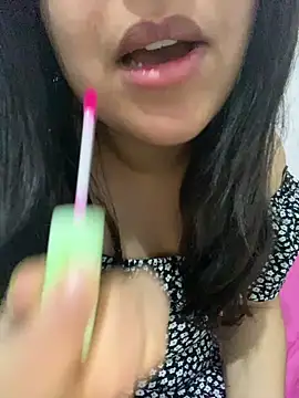 Snapshot of yassminsexy22 chatting on 01-07-25, 03:44 yassminsexy22 online show from 01-07-25, 03:44