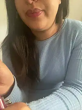 Snapshot of yassminsexy22 chatting on 02-10-25, 10:09 yassminsexy22 online show from 02-10-25, 10:09