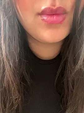 Snapshot of yassminsexy22 chatting on 09-25-25, 09:35 yassminsexy22 online show from 09-25-25, 09:35