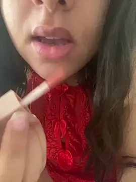 Snapshot of yassminsexy22 chatting on 09-27-25, 08:19 yassminsexy22 online show from 09-27-25, 08:19