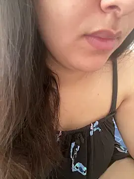 Snapshot of yassminsexy22 chatting on 10-25-25, 12:56 yassminsexy22 online show from 10-25-25, 12:56