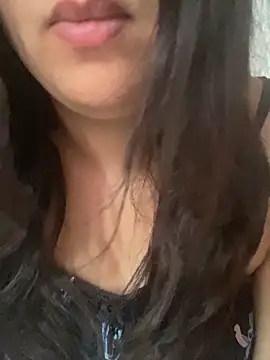 Snapshot of yassminsexy22 chatting on 10-26-25, 12:00 yassminsexy22 online show from 10-26-25, 12:00