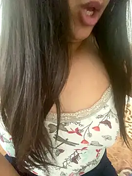 Snapshot of yassminsexy22 chatting on 11-22-25, 11:31 yassminsexy22 online show from 11-22-25, 11:31