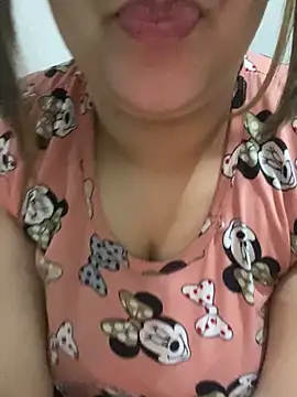 Snapshot of yassminsexy22 chatting on 02-15-26, 01:09 yassminsexy22 online show from 02-15-26, 01:09