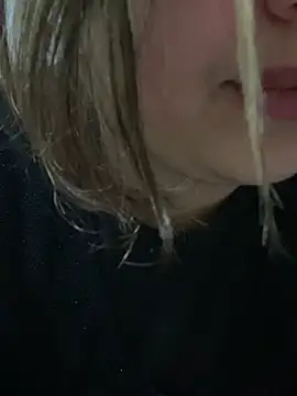 Snapshot of yassminsexy22 chatting on 03-14-26, 12:28 yassminsexy22 online show from 03-14-26, 12:28