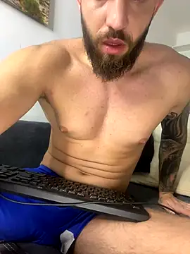 Snapshot of LoveIsBlind_ chatting on 09-28-25, 03:23 LoveIsBlind  online show from 09-28-25, 03:23