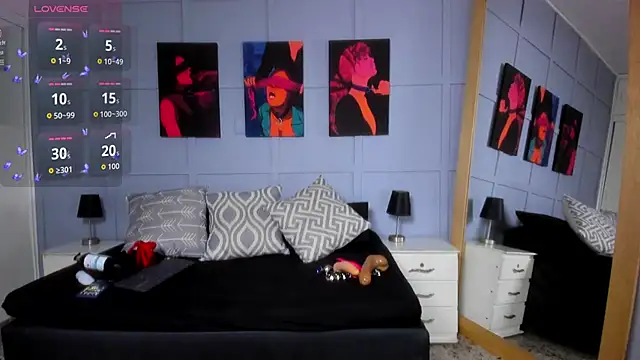 Snapshot of Elizabeth_Santos chatting on 11-18-25, 05:01 Elizabeth Santos online show from 11-18-25, 05:01