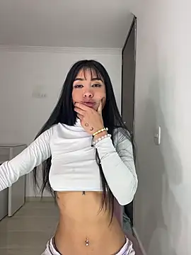 Snapshot of lina_pink chatting on 11-11-25, 03:28 lina pink online show from 11-11-25, 03:28