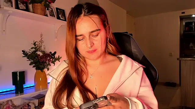 evy orange1 online show from 03-11-26, 12:05