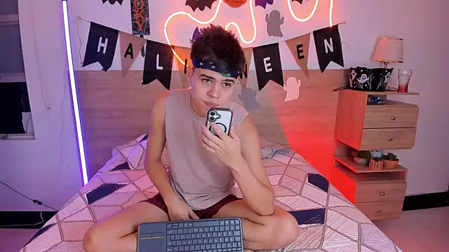 justinbiler online show from 10-27-25, 01:59