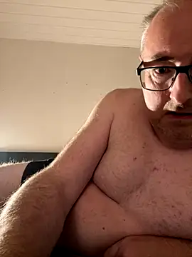 Snapshot of Ronaldo50_DK chatting on 11-19-25, 04:51 Ronaldo50 DK online show from 11-19-25, 04:51