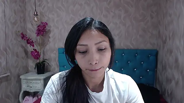 Snapshot of MadelineDoll chatting on 01-18-25, 07:15 MadelineDoll online show from 01-18-25, 07:15