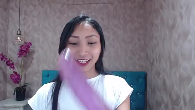 Snapshot of MadelineDoll chatting on 01-21-25, 04:16 MadelineDoll online show from 01-21-25, 04:16