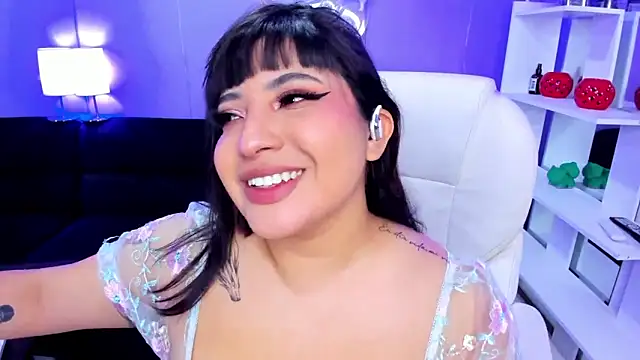 Emma monserrat online show from 04-13-26, 11:27