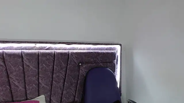 Snapshot of Penelope_Fox14 chatting on 11-13-25, 12:26 Penelope Fox14 online show from 11-13-25, 12:26