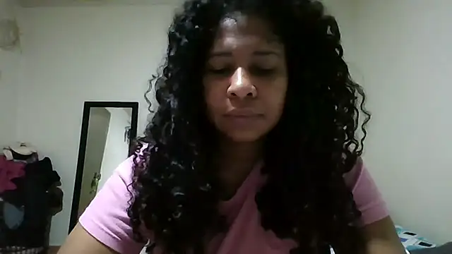 Snapshot of Ivon-09 chatting on 04-30-26, 01:28 Ivon-09 online show from 04-30-26, 01:28