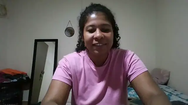 Snapshot of Ivon-09 chatting on 05-04-26, 12:01 Ivon-09 online show from 05-04-26, 12:01
