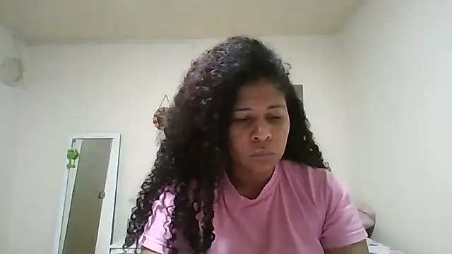 Snapshot of Ivon-09 chatting on 05-15-26, 12:12 Ivon-09 online show from 05-15-26, 12:12