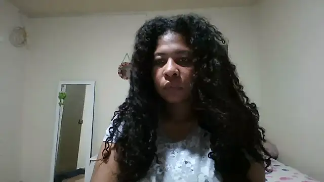 Snapshot of Ivon-09 chatting on 05-18-26, 12:00 Ivon-09 online show from 05-18-26, 12:00