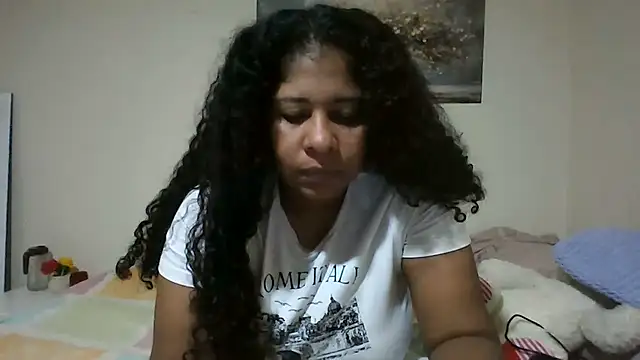Snapshot of Ivon-09 chatting on 06-02-26, 11:45 Ivon-09 online show from 06-02-26, 11:45