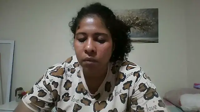 Snapshot of Ivon-09 chatting on 06-03-26, 10:59 Ivon-09 online show from 06-03-26, 10:59