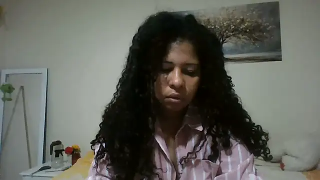 Snapshot of Ivon-09 chatting on 06-06-26, 11:26 Ivon-09 online show from 06-06-26, 11:26