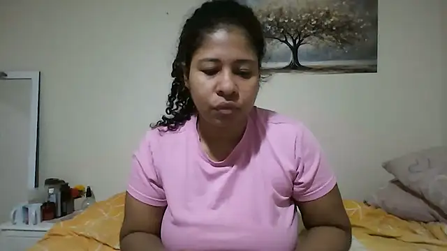 Snapshot of Ivon-09 chatting on 06-18-26, 12:09 Ivon-09 online show from 06-18-26, 12:09