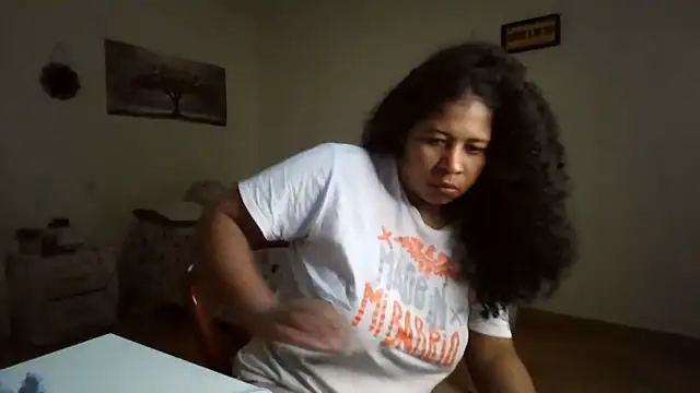 Snapshot of Ivon-09 chatting on 06-25-26, 12:31 Ivon-09 online show from 06-25-26, 12:31