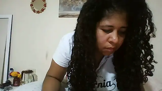 Snapshot of Ivon-09 chatting on 06-28-26, 02:50 Ivon-09 online show from 06-28-26, 02:50