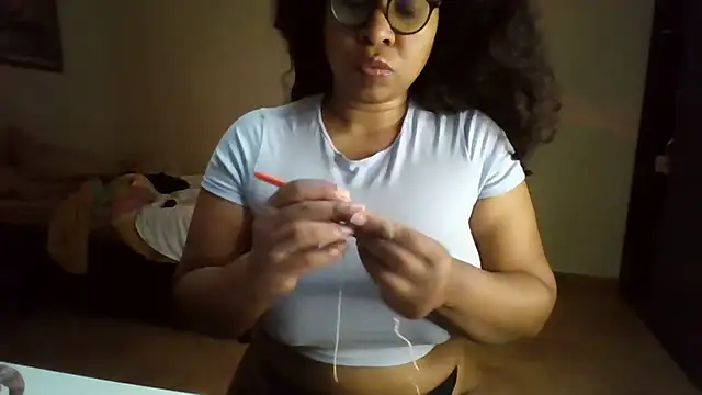 Snapshot of Ivon-09 chatting on 07-08-26, 12:31 Ivon-09 online show from 07-08-26, 12:31