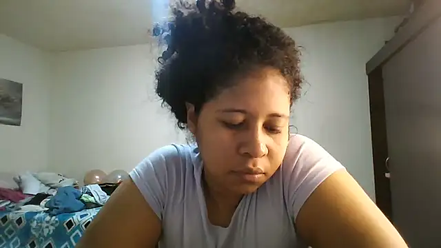 Snapshot of Ivon-09 chatting on 07-25-26, 11:52 Ivon-09 online show from 07-25-26, 11:52