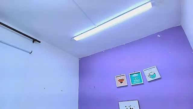 Snapshot of veronica_sinner_ chatting on 01-26-25, 12:01 veronica sinner  online show from 01-26-25, 12:01