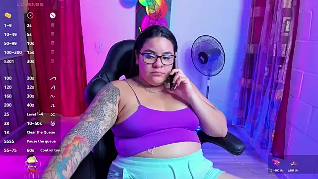 Snapshot of Sharon_hils chatting on 02-17-25, 07:31 Sharon hils online show from 02-17-25, 07:31