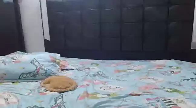 Snapshot of charlotte_slut chatting on 02-04-25, 11:27 charlotte slut online show from 02-04-25, 11:27