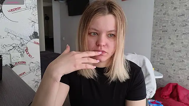 Snapshot of Milana15 chatting on 03-13-25, 10:26 Milana15 online show from 03-13-25, 10:26