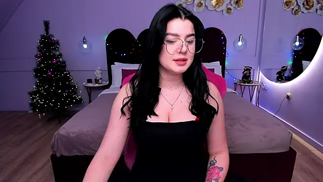 Snapshot of MelanieCarterr chatting on 12-31-24, 01:36 MelanieCarterr online show from 12-31-24, 01:36