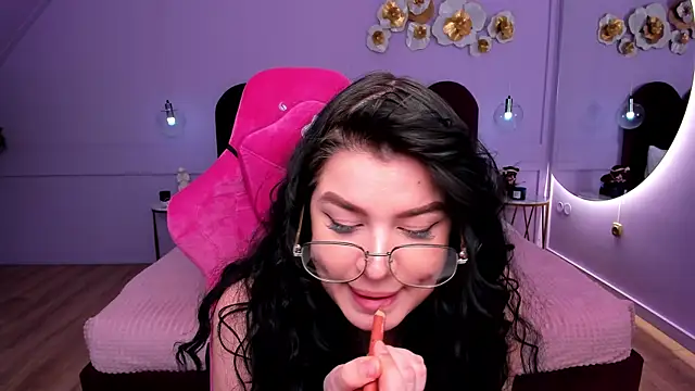 Snapshot of MelanieCarterr chatting on 02-28-25, 07:35 MelanieCarterr online show from 02-28-25, 07:35