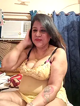 Hot Queen77 online show from 03-04-25, 04:41