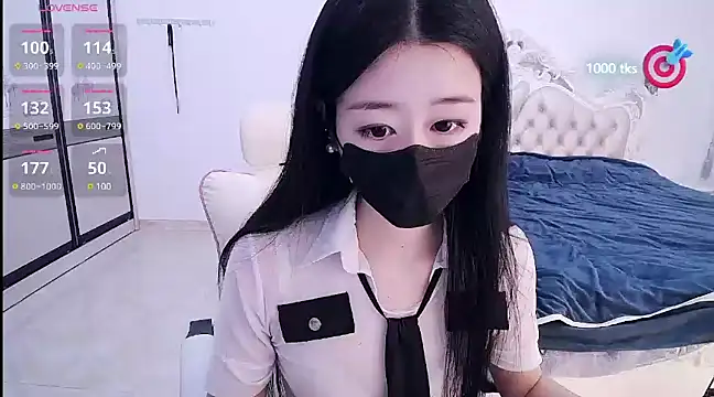 CN-xiaofei online show from 02-12-25, 04:33