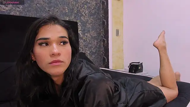 Isa Little Star online show from 02-15-25, 03:17