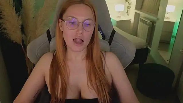 Snapshot of Love_Call chatting on 02-22-25, 08:40 Love Call online show from 02-22-25, 08:40