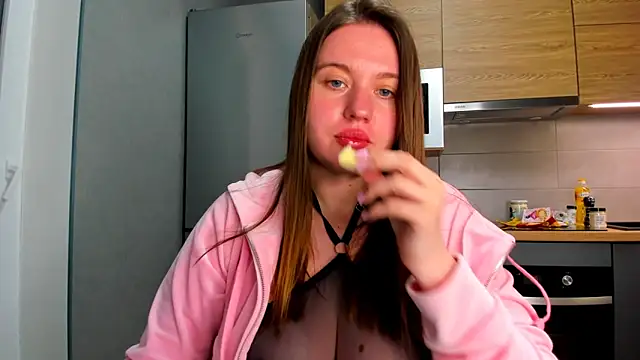 cutegirlonline29 online show from 04-15-26, 07:58